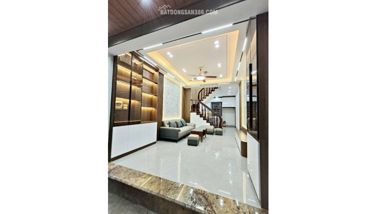 -Bán nhà Kim ngưu. Nhà đẹp ở ngay, gần ôtô -tặng full nội thất-khách chỉ việc xách vali về ở.