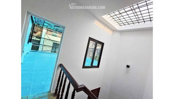 -Bán nhà Kim ngưu. Nhà đẹp ở ngay, gần ôtô -tặng full nội thất-khách chỉ việc xách vali về ở.