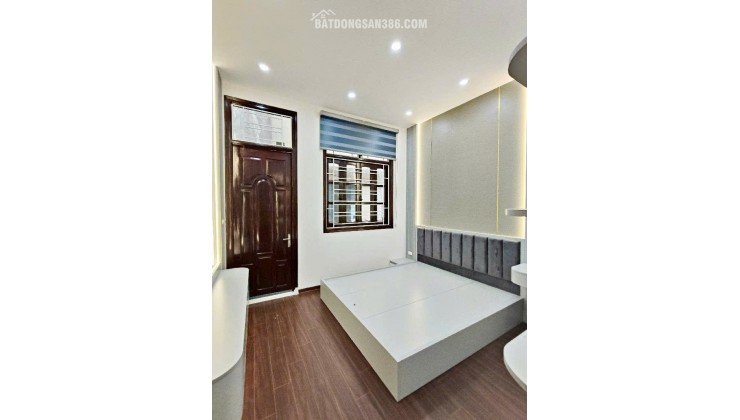 -Bán nhà Kim ngưu. Nhà đẹp ở ngay, gần ôtô -tặng full nội thất-khách chỉ việc xách vali về ở.