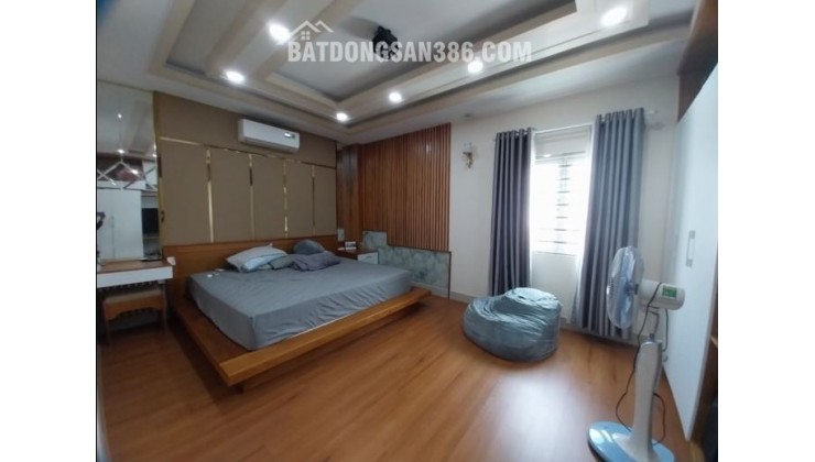 QUẬN 12 - BÁN NHÀ 2 MẶT TIỀN, 4 TẦNG LẦU, - MẶT TIỀN ĐƯỜNG NHỰA,CÓ LỀ ĐƯỜNG - DIỆN TÍCH NGANG 5.5M,DÀI 18M