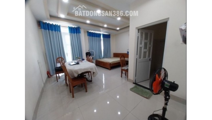 QUẬN 12 - BÁN NHÀ 2 MẶT TIỀN, 4 TẦNG LẦU, - MẶT TIỀN ĐƯỜNG NHỰA,CÓ LỀ ĐƯỜNG - DIỆN TÍCH NGANG 5.5M,DÀI 18M