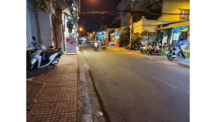 Gấp    Chính chủ, cho thuê mặt tiền 97 Phong phú P11 Q8 (giáp Q5), 70m2 x 2 tầng, 17 tr/tháng