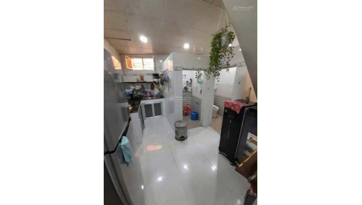 Gấp    Chính chủ, cho thuê mặt tiền 97 Phong phú P11 Q8 (giáp Q5), 70m2 x 2 tầng, 17 tr/tháng