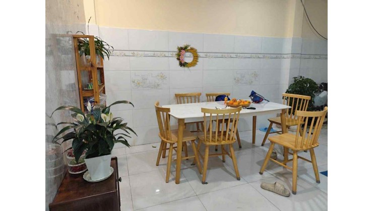 Gấp    Chính chủ, cho thuê mặt tiền 97 Phong phú P11 Q8 (giáp Q5), 70m2 x 2 tầng, 17 tr/tháng
