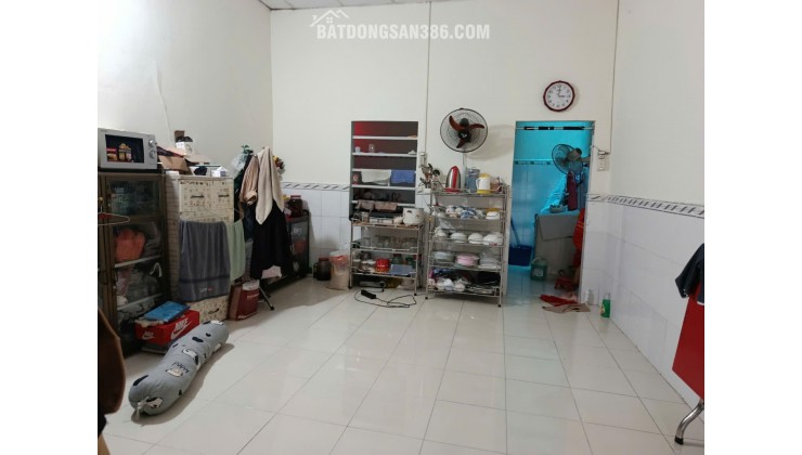 Nhà NỞ HẬU 80M2 đường Trần Văn Đang gấp bán, Quận 3 cách mặt tiền Hoàng Sa 10m