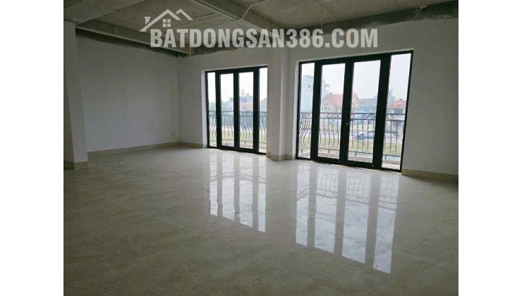 bán nhà lô góc Ngọc Thụy, 90m x 8 tầng,mặt tiền 7.5m, thang máy, vỉa hè, ôtô tránh