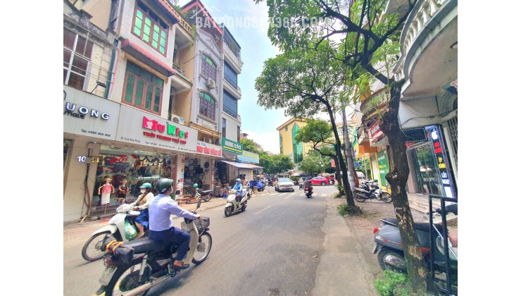 BÁN GẤP NHÀ MẶT PHỐ LÊ HỒNG PHONG  VIP HÀ ĐÔNG - KINH DOANH ĐỈNH CAO - VỈA HÈ RỘNG, SÁT CỔNG CHỢ HÀ ĐÔNG - NHÀ DÂN XÂY, 2 THOÁNG TRƯỚC SAU - TRUNG
