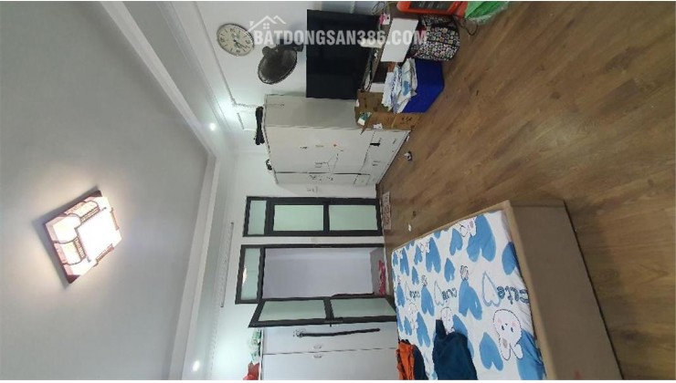 Nhà Kẻ Vẽ, 5 tầng, dân xây, lô góc, xe 45 chỗ đỗ cửa chỉ 6,9 tỷ