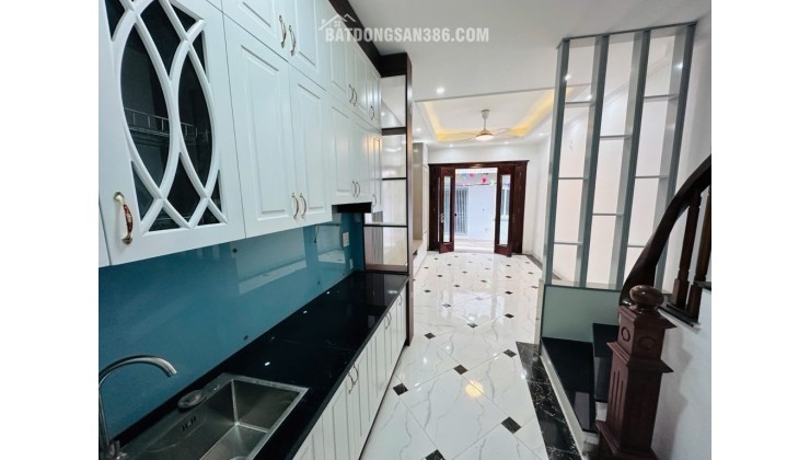 6,5 tỷ có nhà Phú Đô, lô góc 35m2, 5 tầng, dân xây