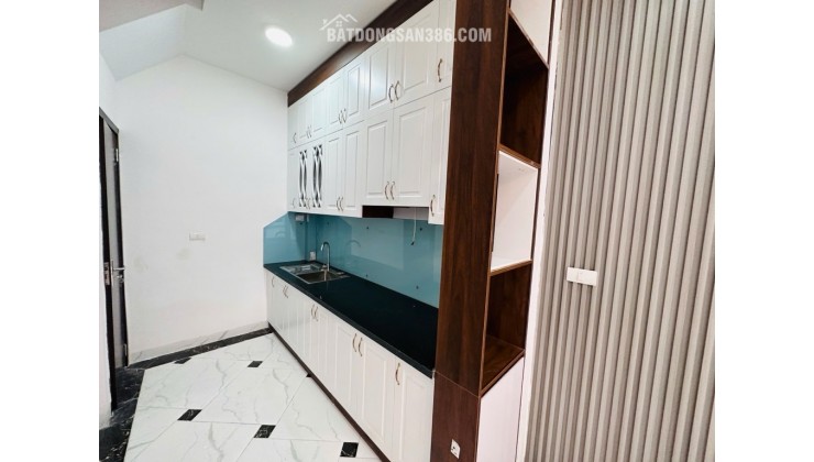6,5 tỷ có nhà Phú Đô, lô góc 35m2, 5 tầng, dân xây