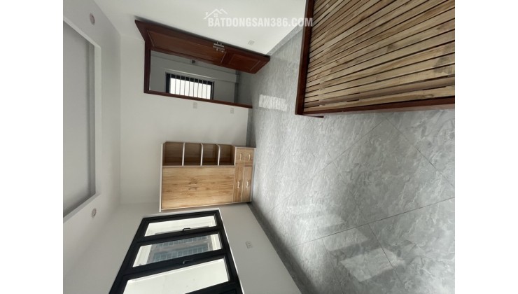 Nhà Lê Quang Đạo, lô góc, dân xây 40m2, 5 tầng chỉ 7 tỷ