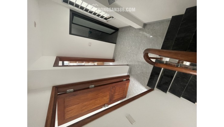 Nhà Lê Quang Đạo, lô góc, dân xây 40m2, 5 tầng chỉ 7 tỷ