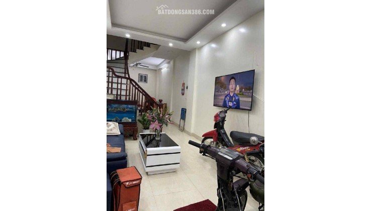 BÁN NHÀ PHÚ MỸ 40M x 4 TẦNG - Ô TÔ VF3 ĐỖ CỬA - Ở NGAY