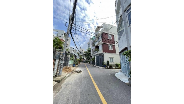 Chính chủ bán nhà hơn 200m2  Quận 7 HCM
