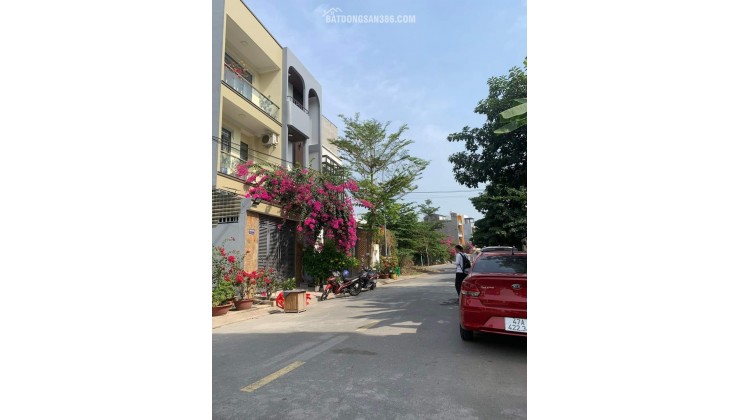 Nhà 2 tầng hẻm 3 gác phường 8, quận 8