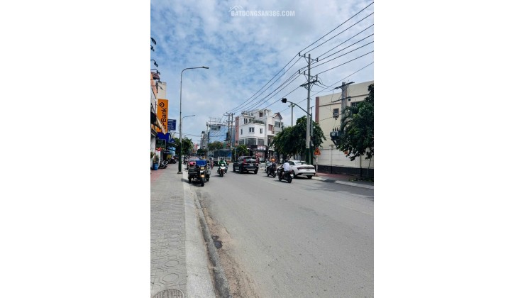 BÁN NHÀ DĨ AN -MỚI ĐẸP – KCN SÓNG THẦN – XE HƠI VÀO TẬN NHÀ -CHỈ 3.55 TỶ