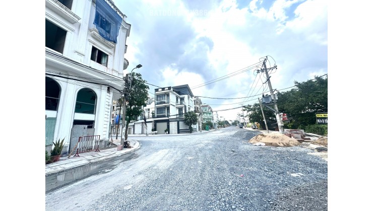 NHÀ MẶT PHỐ Căn Góc Huỳnh Thị Đồng , NHÀ BÈ - 56M2, 4 TẦNG, 4 PHÒNG NGỦ - GIÁ CHỈ 7.3 TỶ!