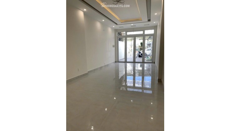 BÁN NHÀ 5PN GẦN TRƯỜNG NGUYỄN DU P2 ĐÀ LẠT - 5PN, SÂN ĐẬU 2 Ô TÔ - 9.3 TỶ