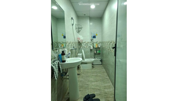 Nhà Trần Quốc Hoàn 60m2 x 4T x MT5m, PLô, ô tô, giá 21.8 tỷ