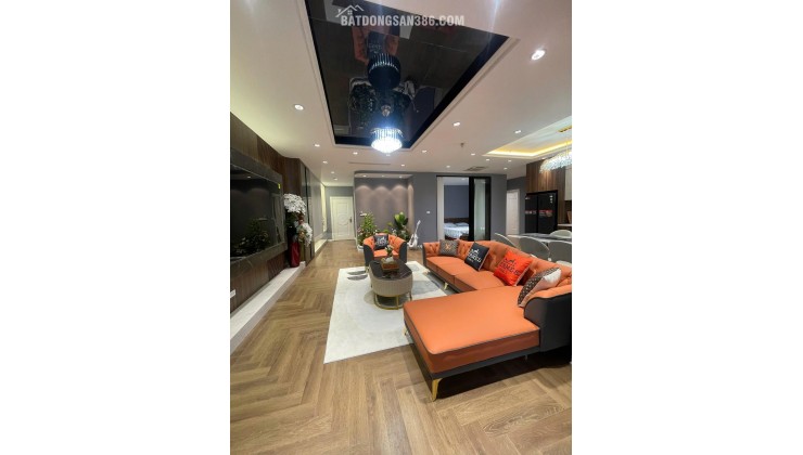 Bán Căn Hộ Cao Cấp Royal City R2 – 181m² – Tầng Thấp – 4PN – Ban Công Tây Nam – Đông Nam