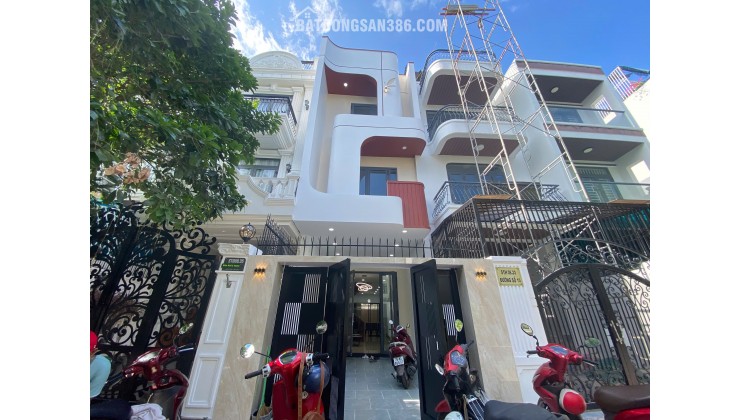 Nhà đẹp 3 tầng mới hoàn toàn full nội thất mới - đẹp - xịn KDT Hà Quang 2 Nha Trang