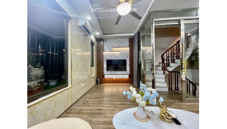 HOA HẬU THANH XUÂN- PHÂN LÔ 6 TẦNG CÒN MỚI ĐẸP- Ô TÔ ĐỖ CỬA- KINH DOANH TẤP NẬP- FULL NỘI THẤT