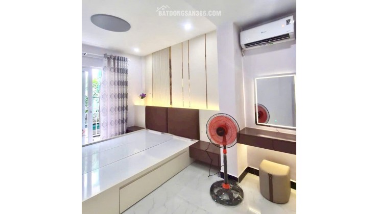 4 Tỷ nhỉnh: Cầu vượt 3/2 Quận 10 - Căn góc 2 view 3 Phòng ngủ 4 Tầng Full nội thất. VŨ 0933910039