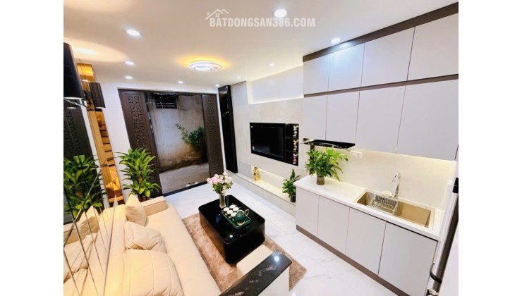 Bán Nhà mặt phố Hoàng Văn Thái – 30m²x 2 tầng – Kinh doanh sầm uất – Giá chỉ 5.19 tỷ!