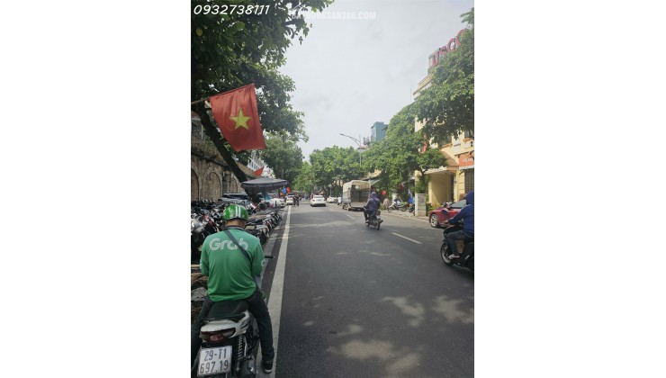 Bán nhà ngõ Phùng Hưng, Hoàn Kiếm, 102m2, 3 tầng, 3PN, Sổ đỏ, giá 92 tỷ. LH: 0932738111