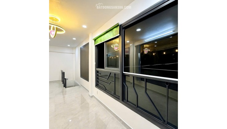 5.6 Tỷ: Mặt tiền Quận 1 Tân Định HOÀNG SA- NGANG 9M- căn góc 2 Tầng- thu nhập 240Tr. VŨ 0933910039