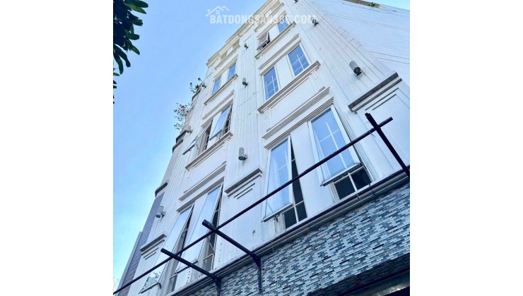 35 Triệu: thuê nguyên căn Quận 1 TRẦN KHÁNH DƯ- xe hơi trong nhà- 5m Ngang 5 tầng nhiều cửa sổ lớn