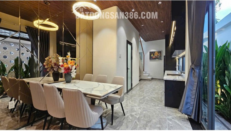Bán nhà góc 2 mặt tiền xây mới gần đường Phạm Hữu Lầu Quận 7