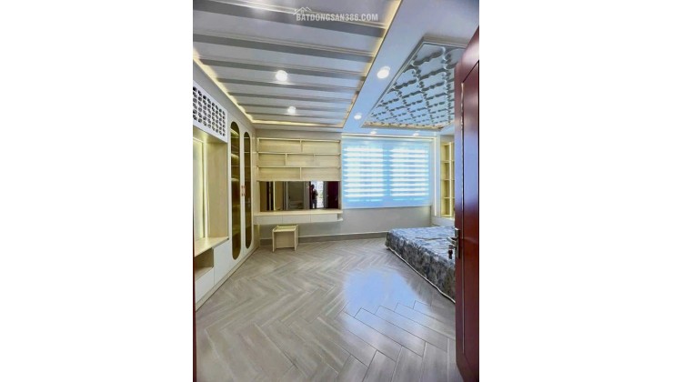Bán Nhà Villa Ngang Lớn 5.5m - 83m² - Huỳnh Tấn Phát, P. Tân Phú, Q7 - 8.8 Tỷ
v