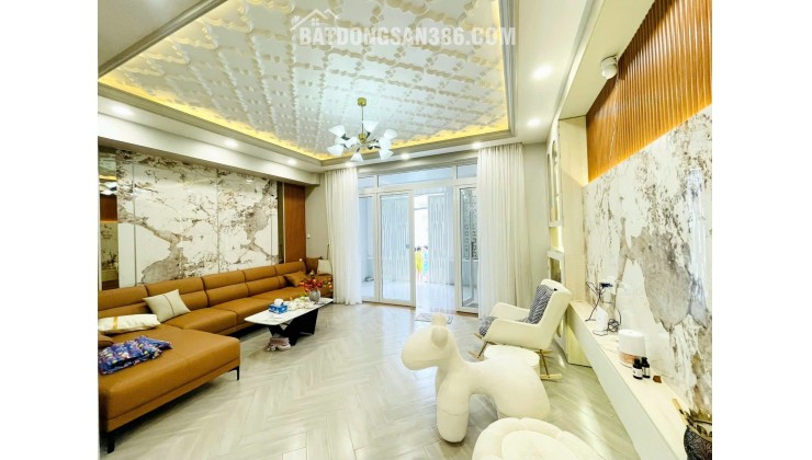 VILLA AN CƯ LẠC NGHIỆP TẠI QUẬN 7 - VUÔNG VỨC, NGANG LỚN HIẾM CÓ - 8.8 Tỷ