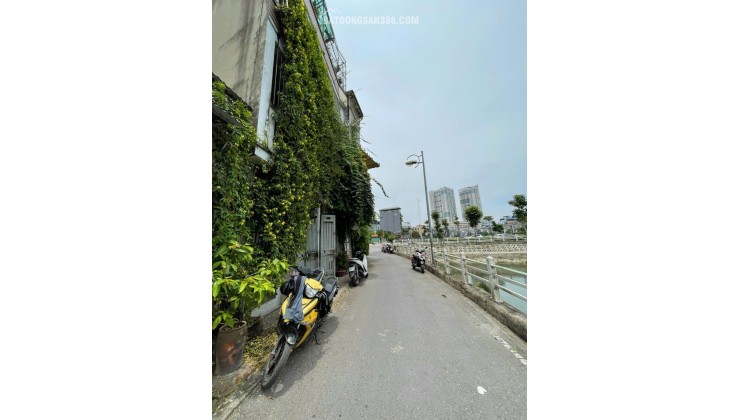 Bán nhà 3 tầng, mặt view hồ Tai Trâu, Ngọc Lâm, kinh doanh, dòng tiền