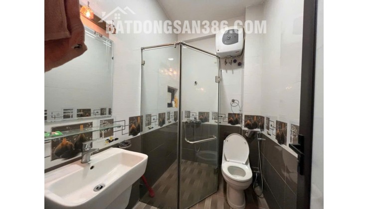 BÁN NHÀ BỒ ĐỀ LONG BIÊN Ô TÔ 7 CHỖ VÀO NHÀ