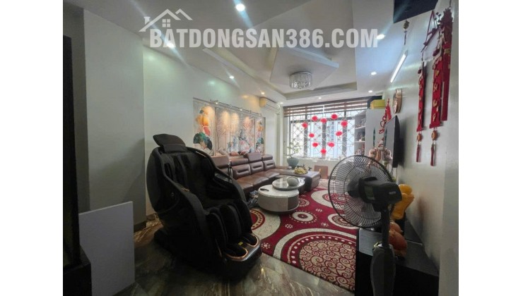 BÁN NHÀ BỒ ĐỀ LONG BIÊN Ô TÔ 7 CHỖ VÀO NHÀ