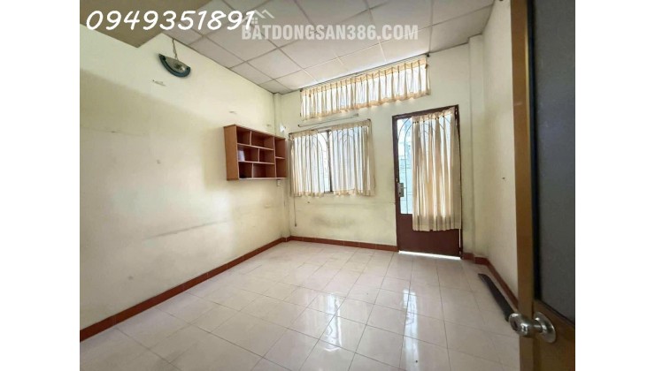  CHỦ BÁN GẤP – NHÀ GÓC 2 MẶT TIỀN, NỞ HẬU – GIÁ CHỈ 160 TRIỆU/M²  LH 0949351891 MR TOẢN