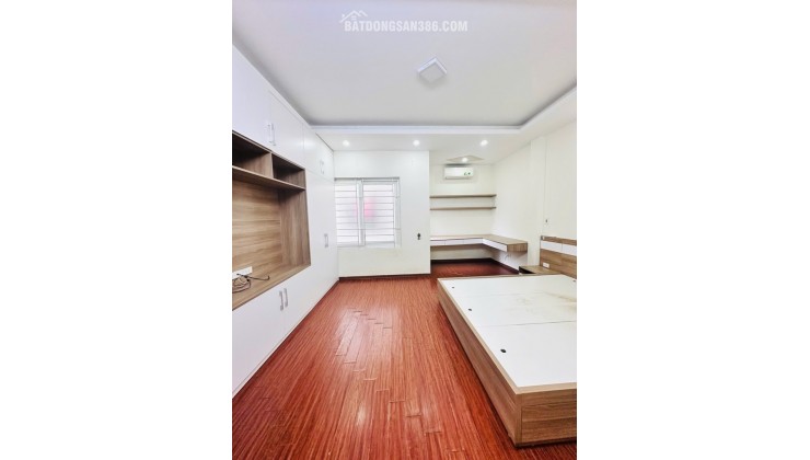 Bán nhà đẹp Dương Khuê - 10m ô tô - lô góc - ở ngay
