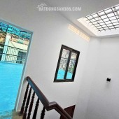 -Bán nhà Kim ngưu. Nhà đẹp ở ngay, gần ôtô -tặng full nội thất-khách chỉ việc xách vali về ở.