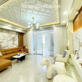 VILLA AN CƯ LẠC NGHIỆP TẠI QUẬN 7 - VUÔNG VỨC, NGANG LỚN HIẾM CÓ - 8.8 Tỷ