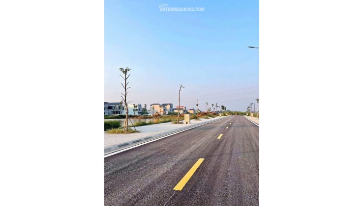 “Anh chị đang tìm đất gần biển Sầm Sơn và khu công nghiệp Lễ Môn đúng không?
 Mình có lô đất ngay trung tâm Quảng Cát:

• Cách Sầm Sơn chỉ 2km, KCN