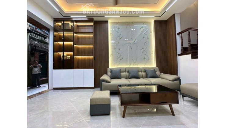 Bán nhà Kim Ngưu, quận Hai Bà Trưng 45m, nhà đẹp công năng đầy đủ, ngõ rộng, thông, gần phố