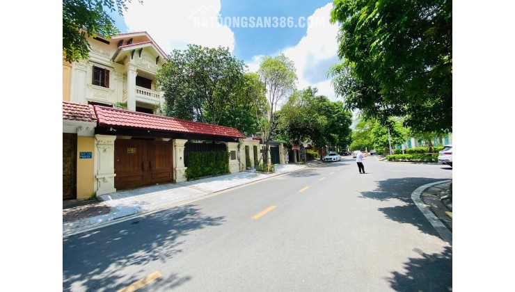 BIỆT THỰ SIÊU VIP- KĐT Dịch Vọng, Cầu Giấy 307m2/ 5 Tầng (Có Hầm), MT 15m 90 Tỷ