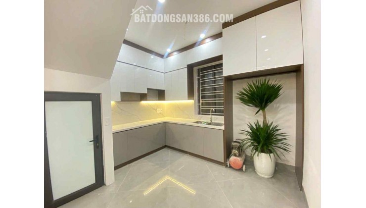 Bán nhà Kim Ngưu, quận Hai Bà Trưng 45m, nhà đẹp công năng đầy đủ, ngõ rộng, thông, gần phố