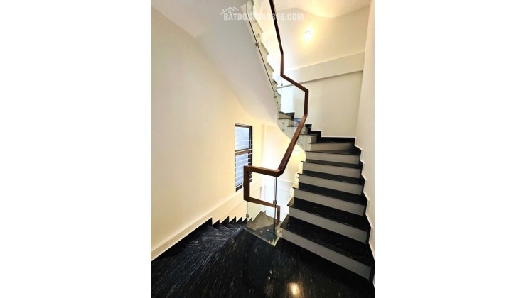 Chính chủ bán nhà Lạc Long Quân – 75m², 5 tầng, ngõ thoáng, giá hấp dẫn