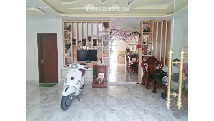 Chính chủ bán nhà 3 tầng kiên cố, rộng rãi – vị trí đẹp đường Huỳnh Tấn Phát, Quận 7
