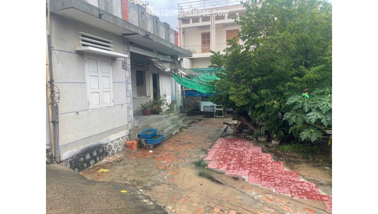 Nhà bán căn góc Ngay trung tâm thành phố Phan Rang