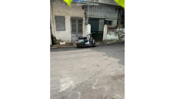 BÁN ĐẤT CÓ SẴN NHÀ CẤP 4 - VỊ TRÍ ĐẸP - KHU PHÂN LÔ VIP - NGHI TÀM, TÂY HỒ - Ô TÔ TRÁNH