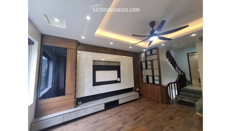 Nhỉnh 6 tỷ có nhà Hà Đông, ô tô đỗ cửa, sổ cất két